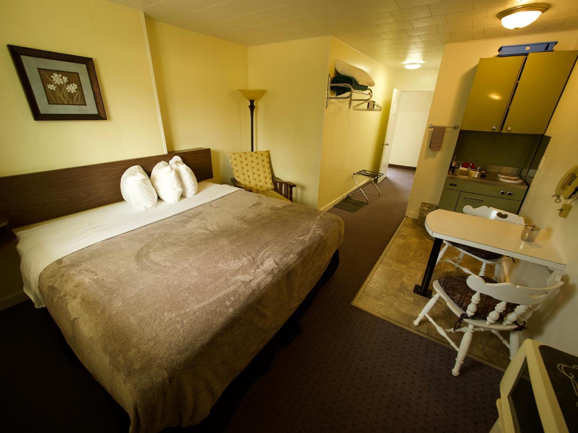 Creston Valley Motel Kültér fotó