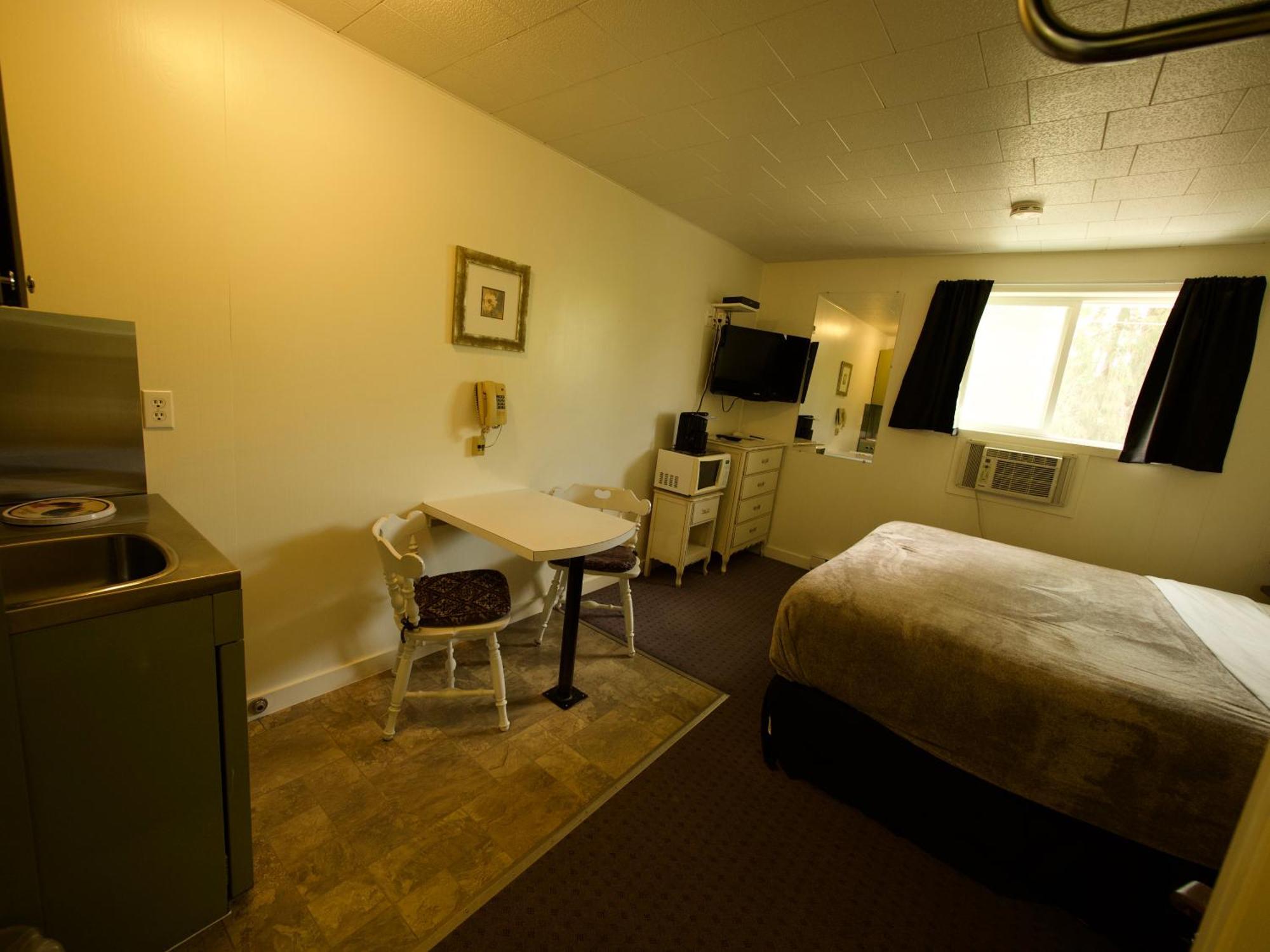 Creston Valley Motel Kültér fotó