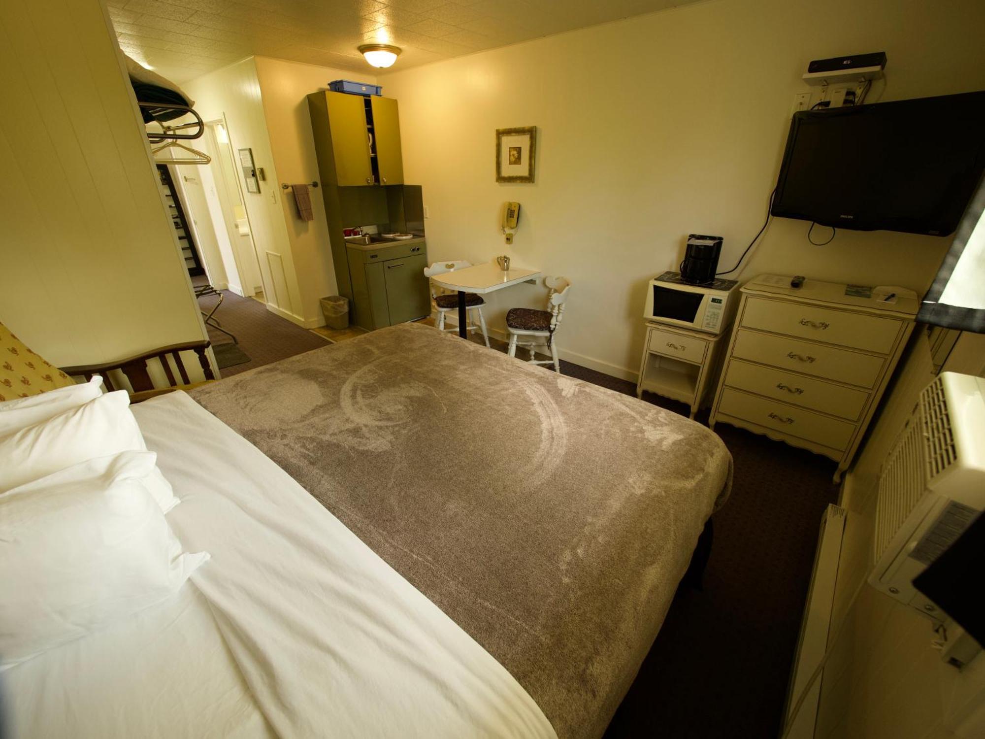 Creston Valley Motel Kültér fotó