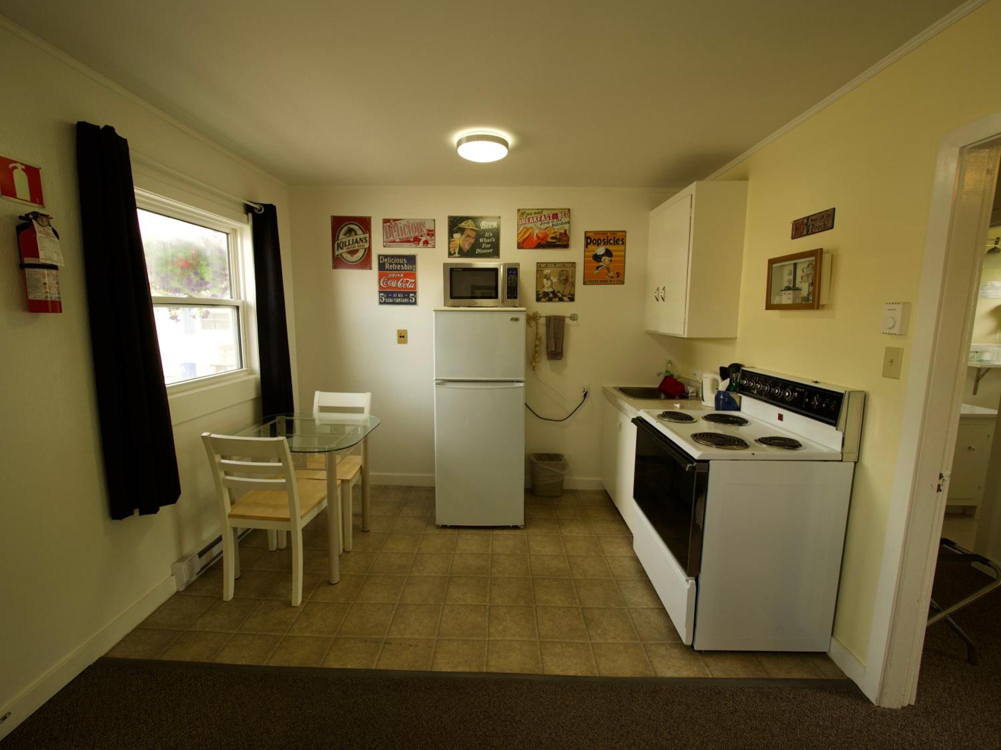 Creston Valley Motel Kültér fotó